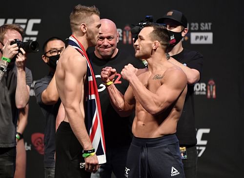 Dan Hooker (L), Dana White (M), and Michael Chandler (R) at the UFC 257 Weigh-Ins