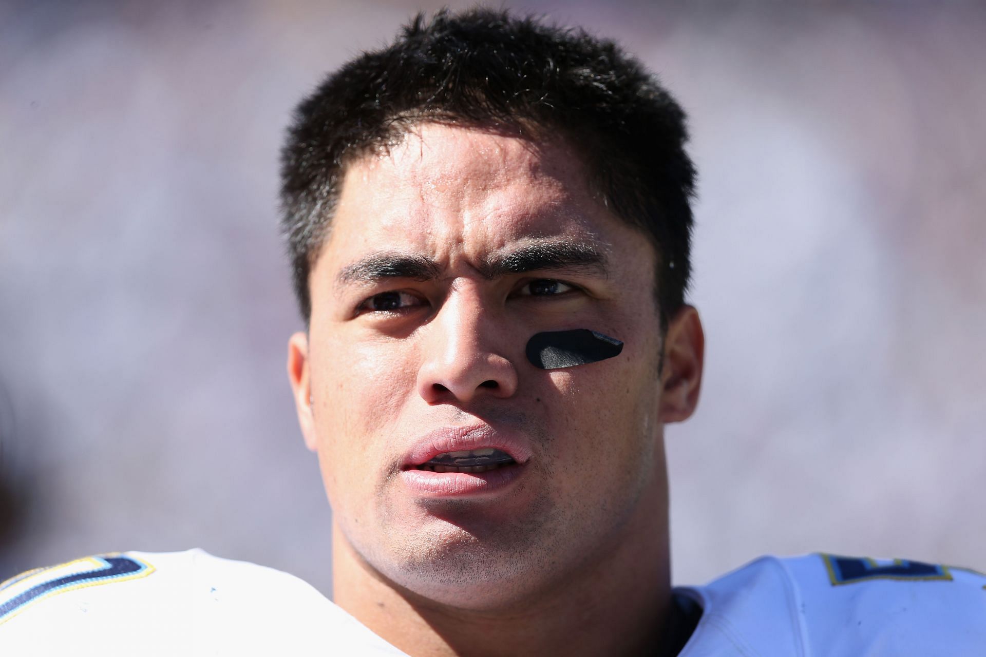 Te&#039;o with the San Diego Chargers