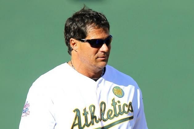 Jose Canseco tweets photo of wounded hand