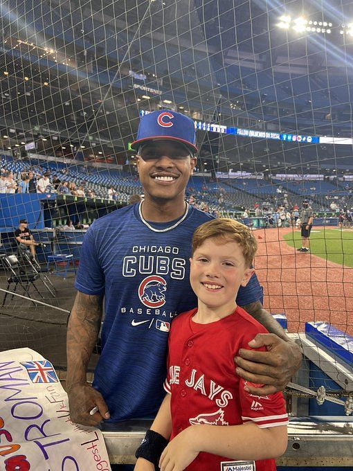 Toronto Blue Jays pitcher Marcus Stroman gives cleats away to shocked young  fan - ESPN