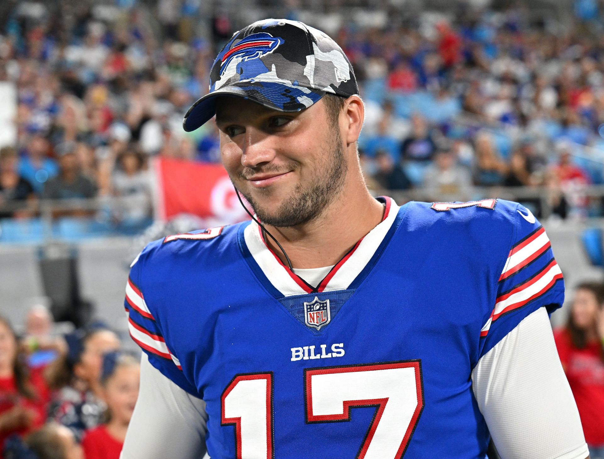 Josh Allen Wearing A Visor This Year: NFL World Reacts - The Spun: What's  Trending In The Sports World Today