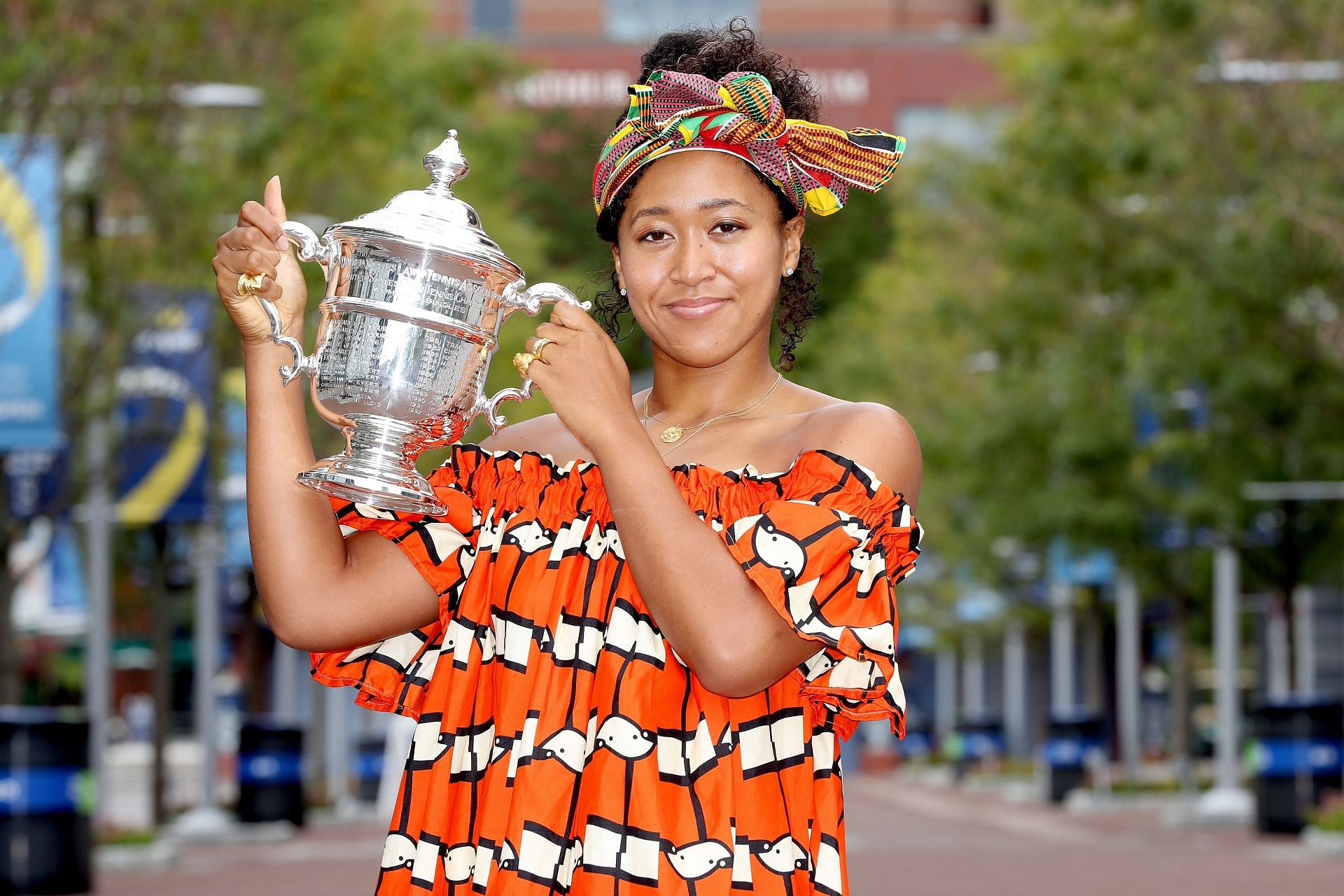 Naomi Osaka with the 2020 US Open trophy.