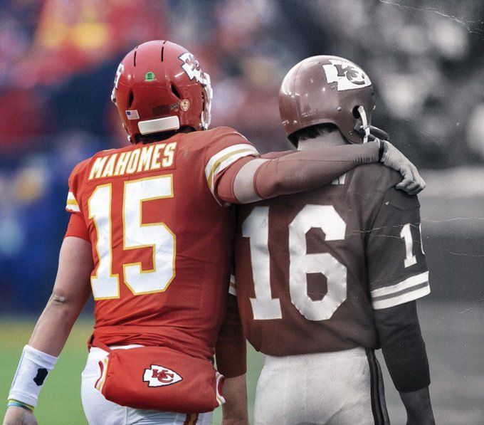 How Kansas City Chiefs 'choir huddle' tribute to Len Dawson came to be