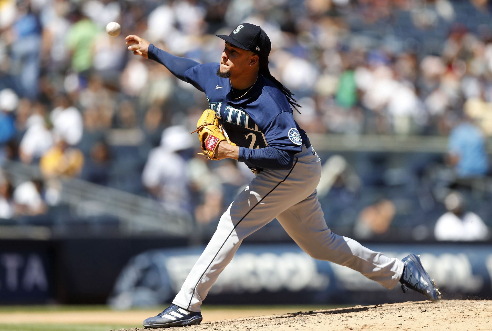 Seattle Mariners pitcher Luis Castillo made his debut with the team on Wednesday vs. the New York Yankees.