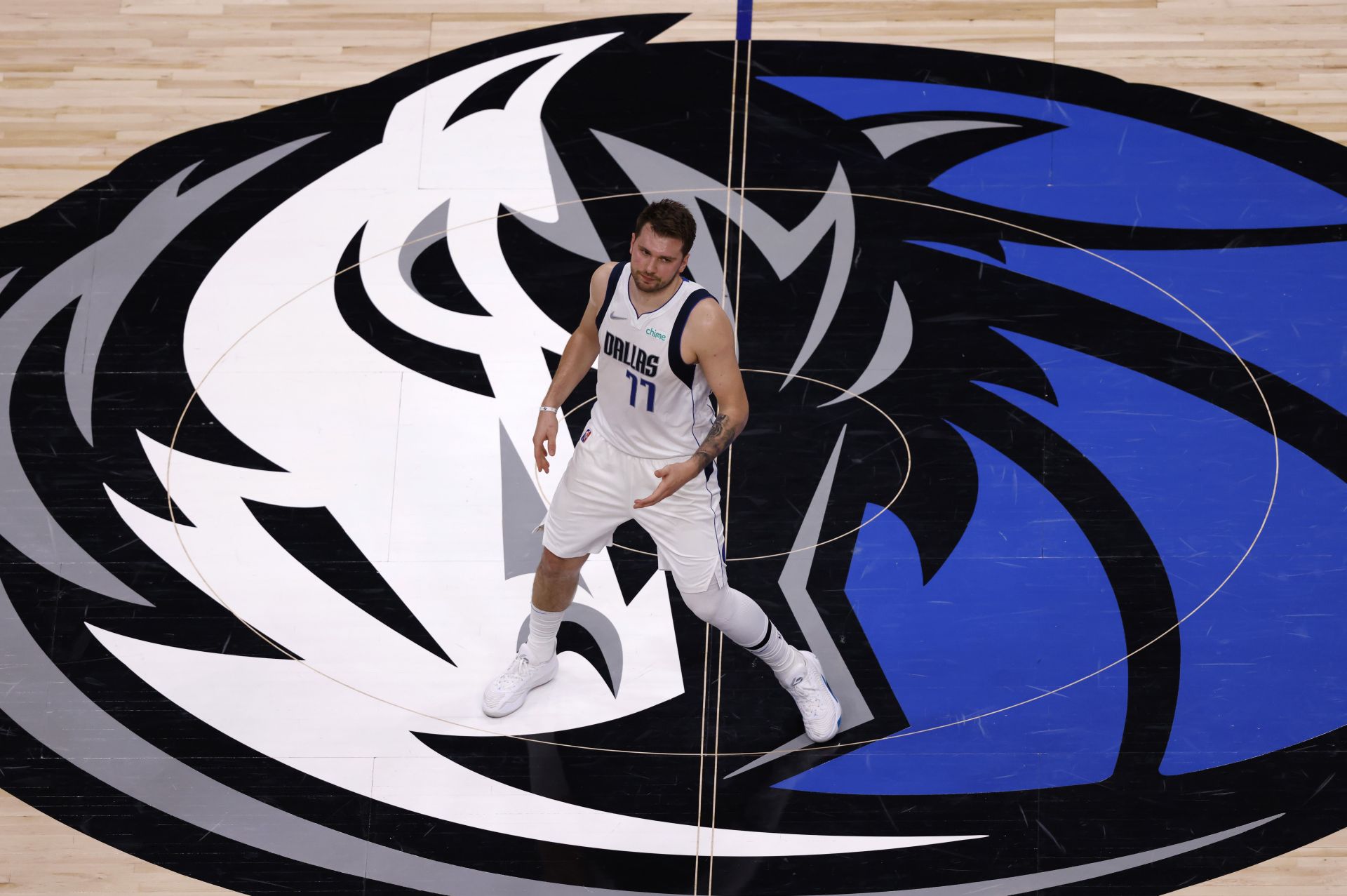 Luka Doncic while in the play - Art Wallpaper Download