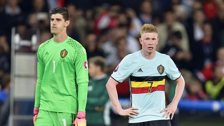 Thibaut Courtois and Kevin De Bruyne (cred: Scorum)