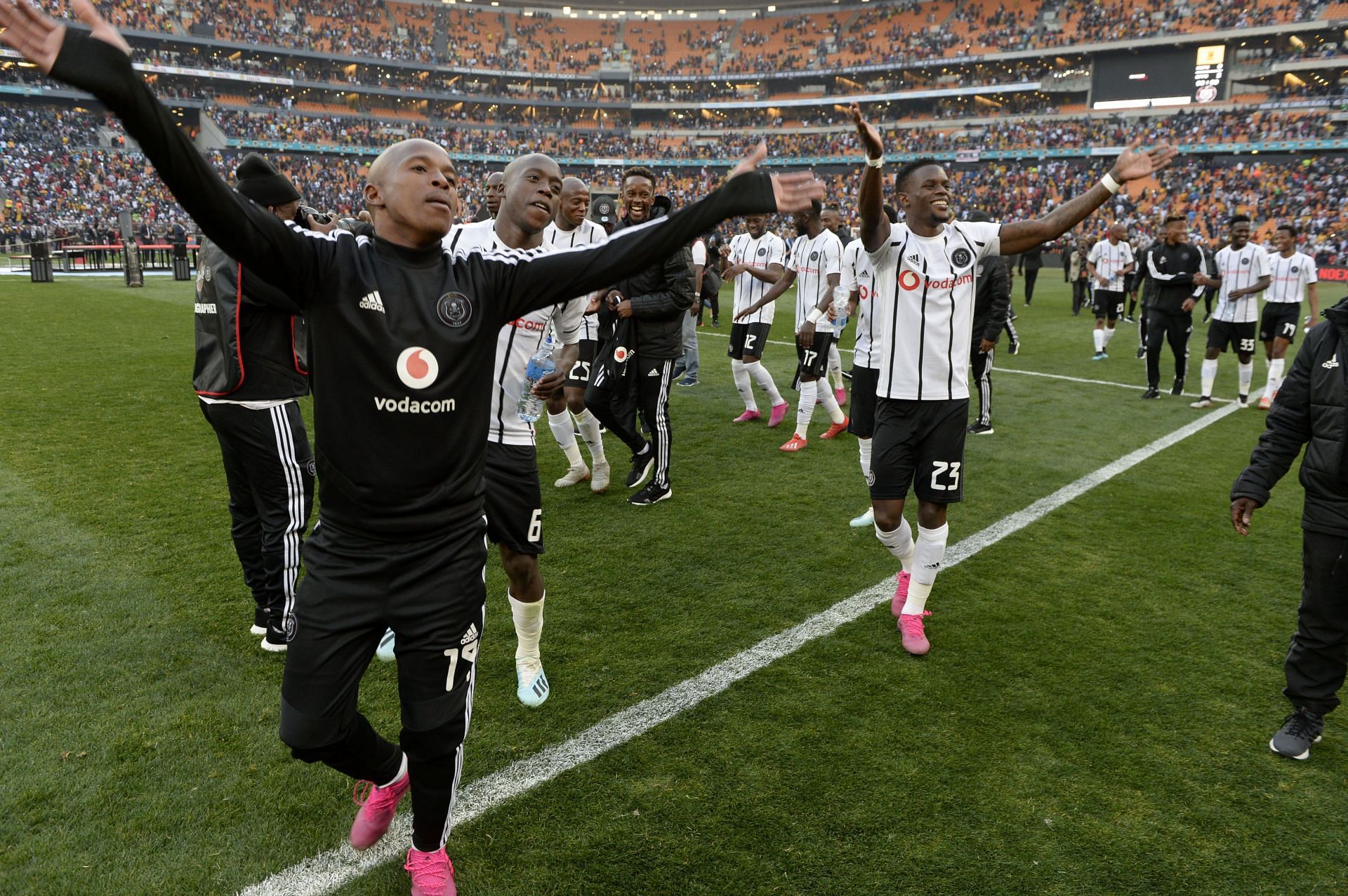 Struggling Kaizer Chiefs, Orlando Pirates squeeze through