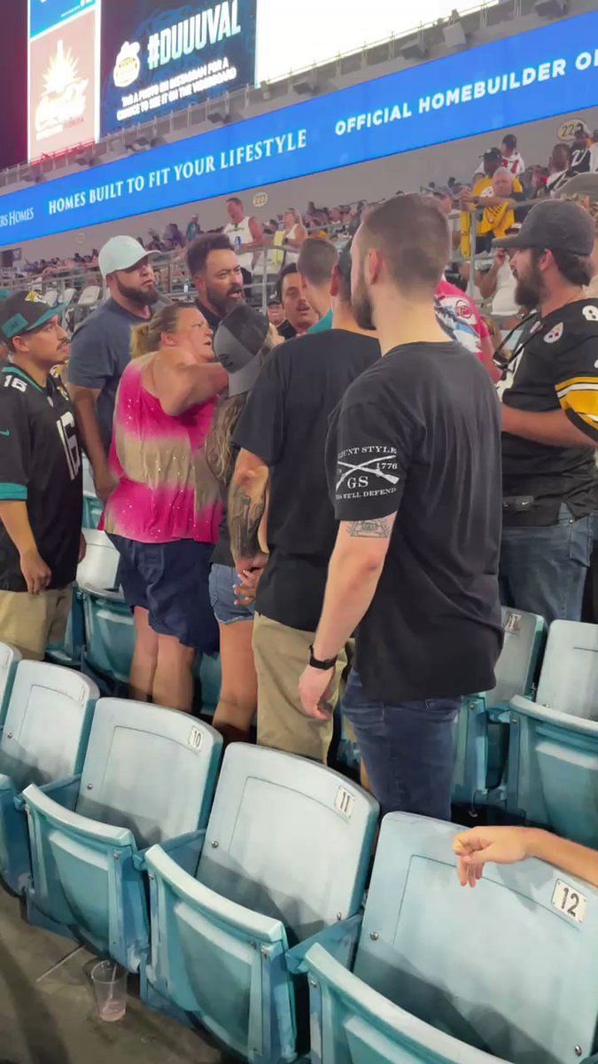 Video: Massive Brawl Erupts Among NFL Fans During Jaguars-Steelers  Preseason Game - 21.08.2022, Sputnik International