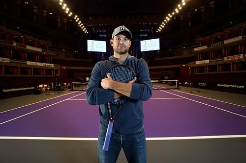 Andy Roddick poses for a photo ahead of Statoil Masters Tennis - Day One