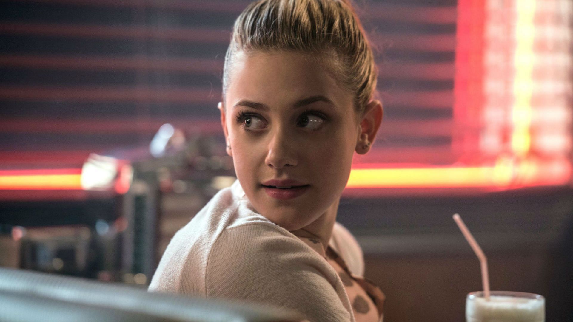 Lili Reinhart (Image via Giant Freakin Robot)