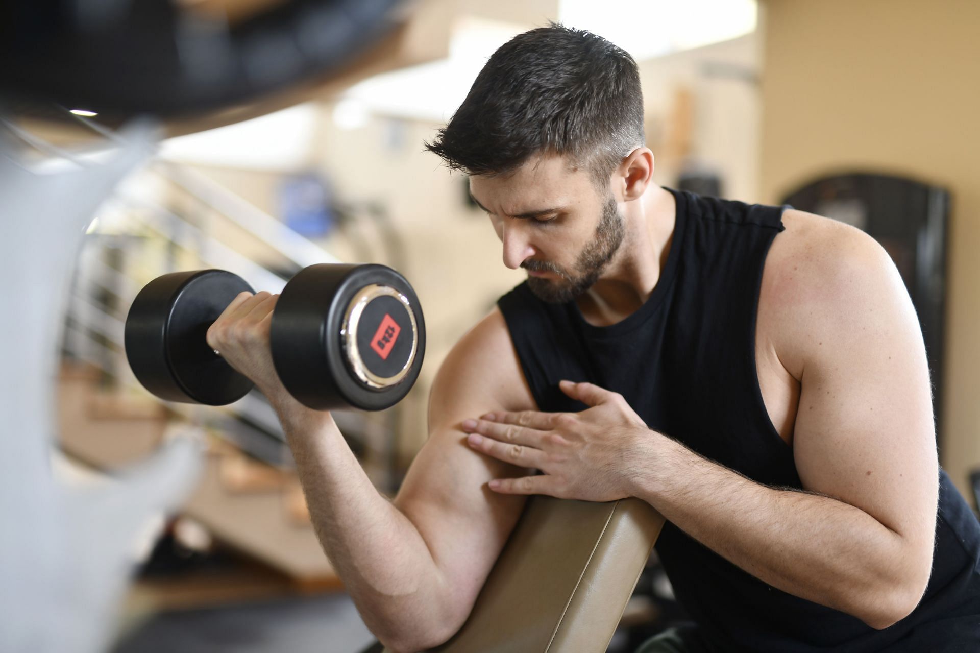 Chest exercises will help you to build a stronger and muscular physique. (Image via Pexels/Andrea Piacquadio)