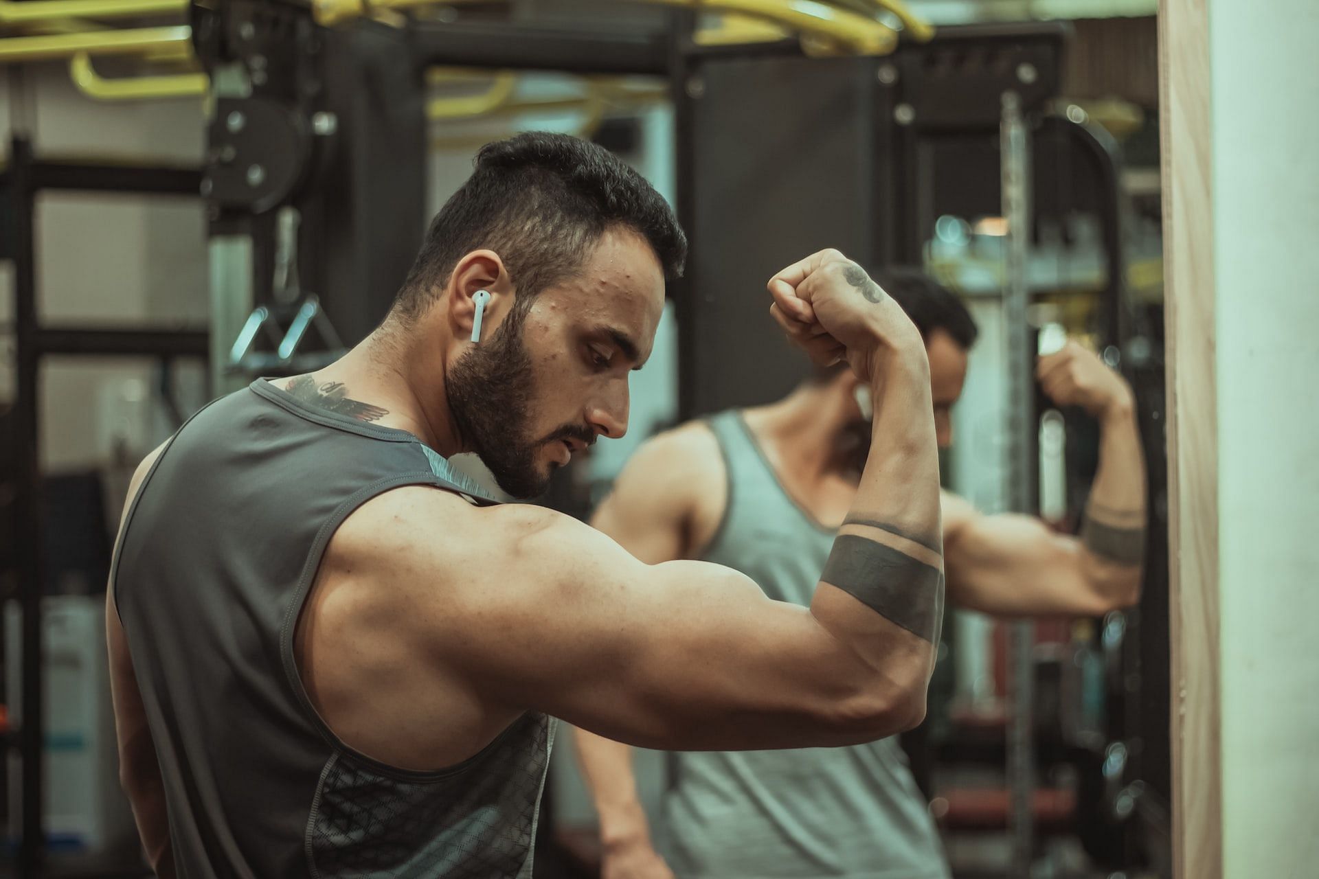 Guide to best full shoulder exercises for strength and mass (Photo via Unsplash/ Dollar Gill)