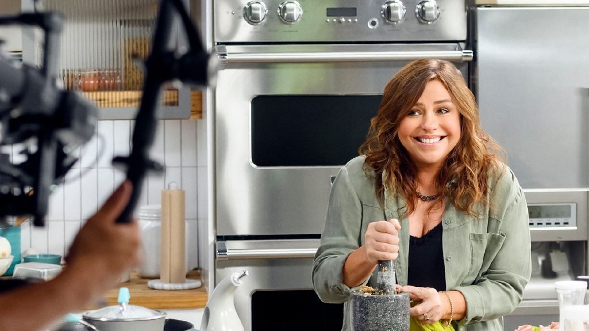 Rachael Ray will make an appearance on Selena + Chef Season 4 (Image via rachaelray/Instagram)