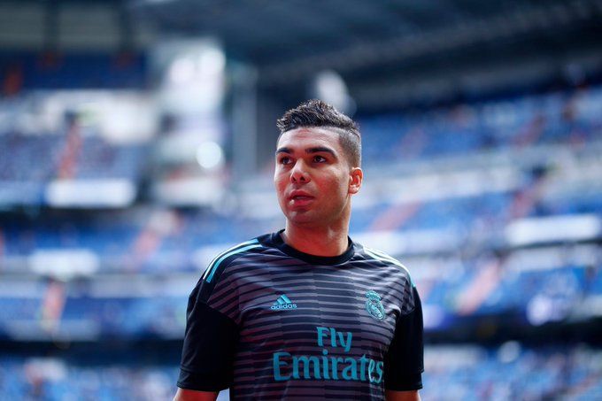 Manchester United's new signing Casemiro set to be unveiled before  Liverpool clash, handed new jersey number - Reports