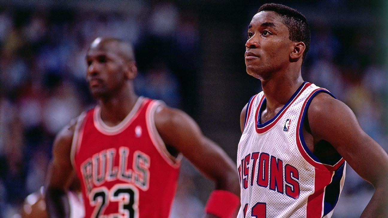 Detroit Pistons guard Isiah Thomas (11) drives to the basket before Chicago  Bulls' Michael Jordan gets into position during action in Chicago, Ill.,  Tuesday, Nov. 7, 1989. (AP Photo/Fred Jewel Stock Photo - Alamy