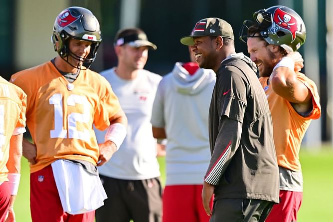 NFL News Roundup: Tom Brady leaves practice, Jimmy Garoppolo to replace Deshaun Watson, and more - August 12, 2022