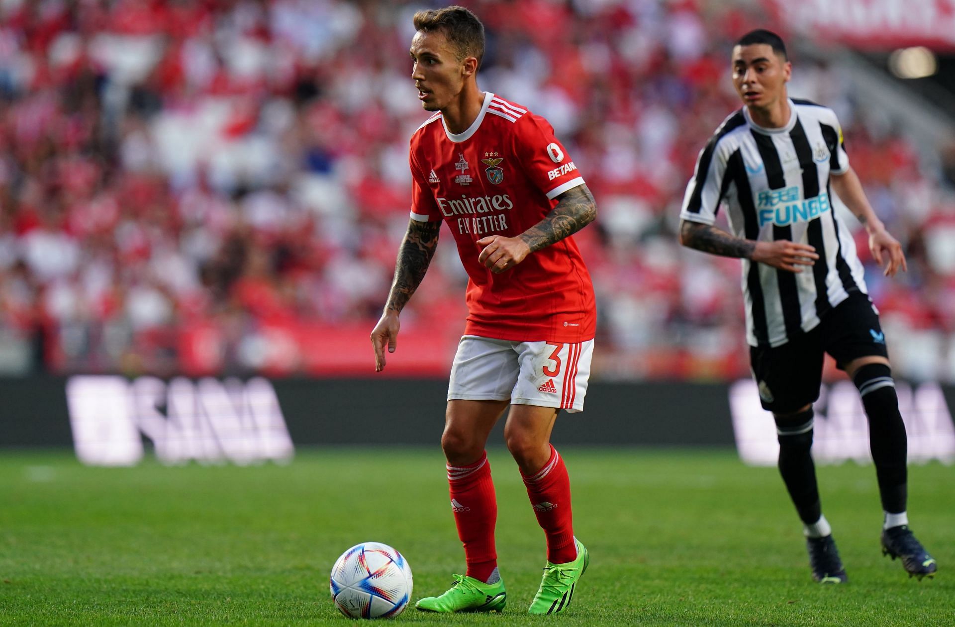 SL Benfica&#039;s Alex Grimaldo linked with a move to Manchester City