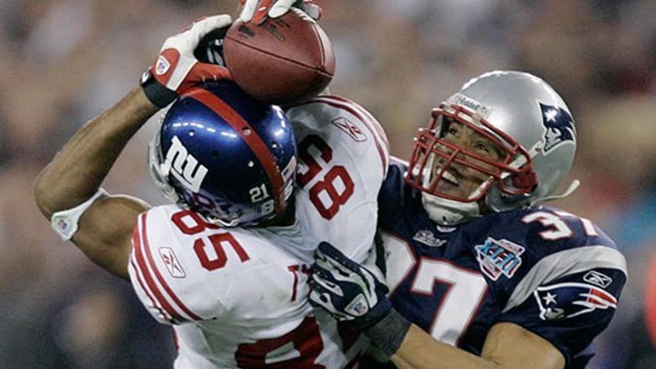 The Helmet catch in the 2008 Super Bowl. Photo via giants.com
