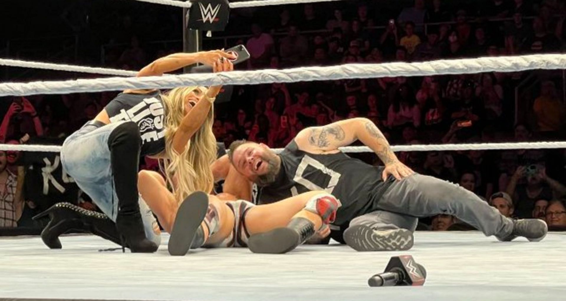 WWE Saturday Night Main Event में फैंस को मिला  बहुत बड़ा सरप्राइज