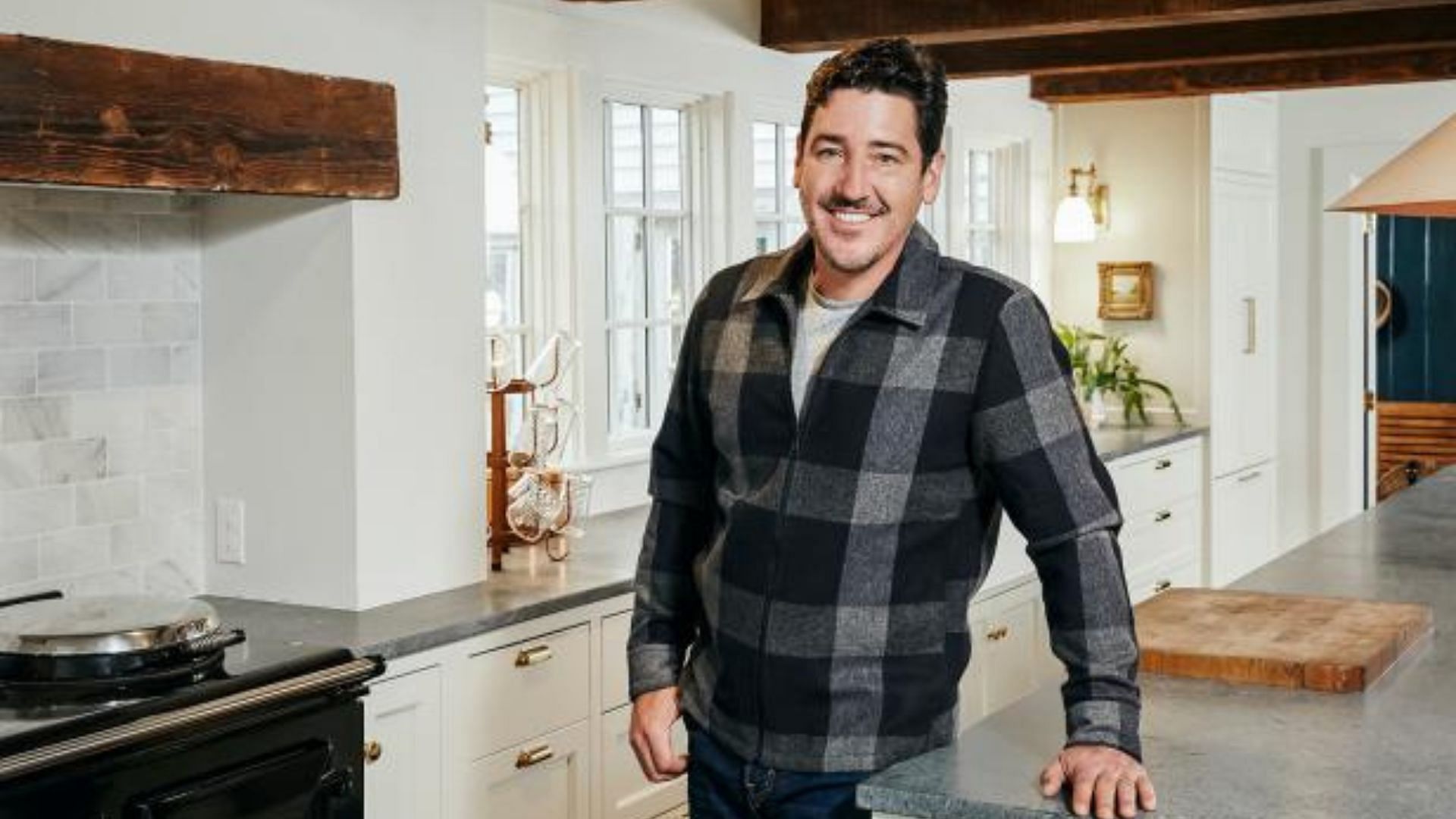 Jonathan Knight on Farmhouse Fixer