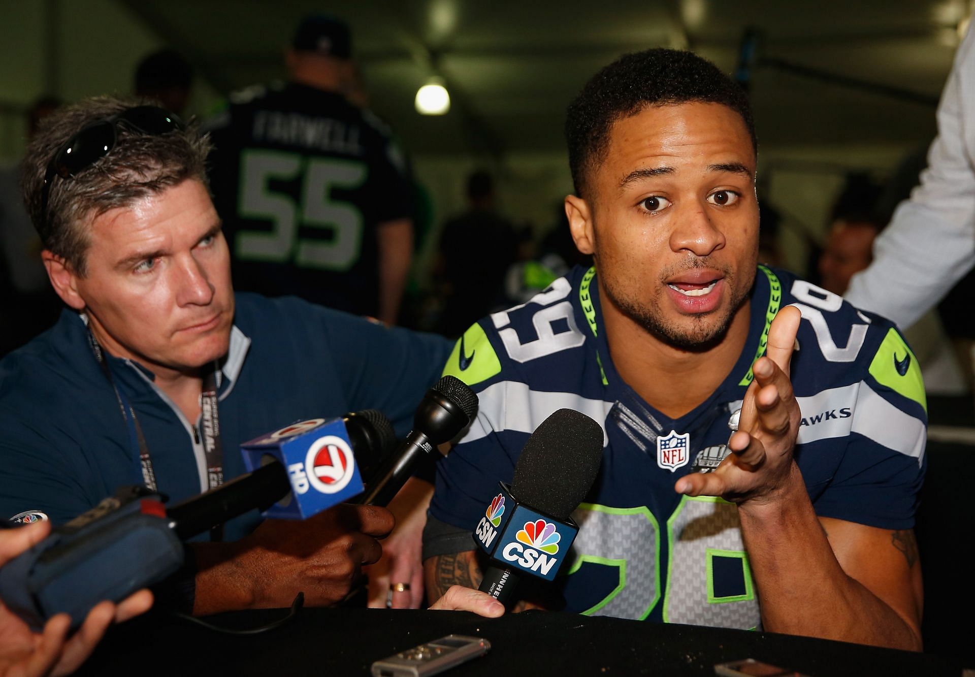 Earl Thomas net worth How much did free agent NFL star earn in salary?