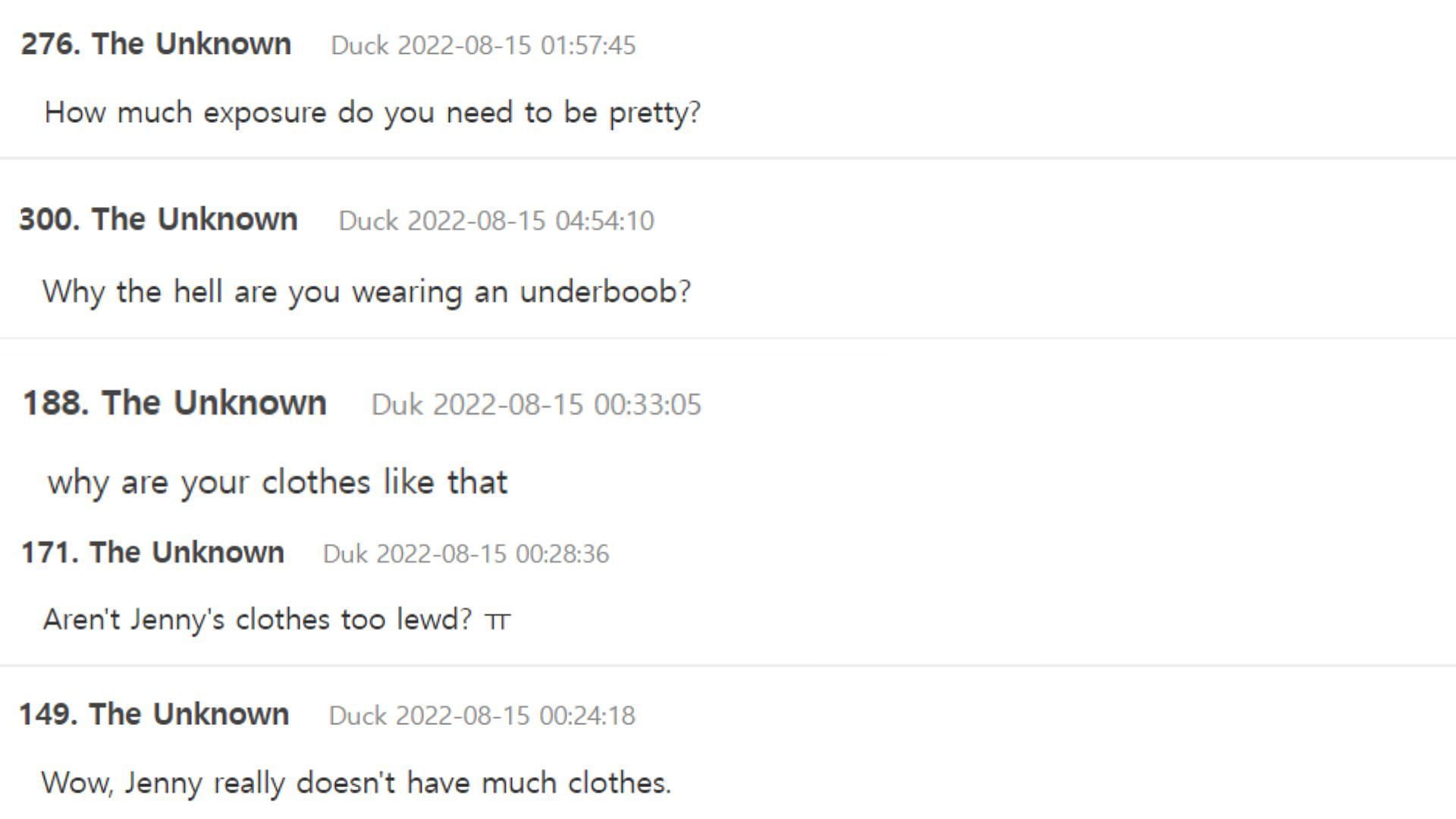 Comments criticizing the SOLO singer&#039;s outfit in PINK VENOM teasers (Image via theqoo)