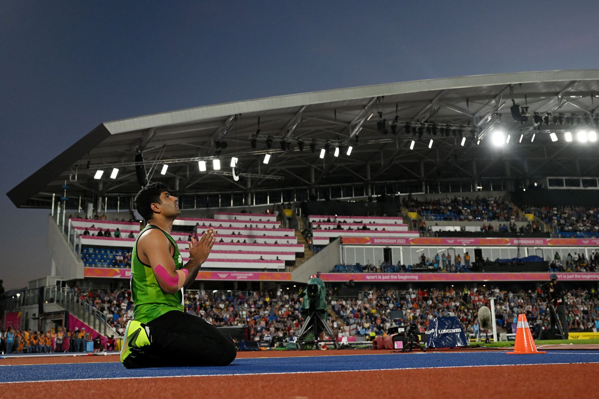 Pakistan&#039;s Arshad Nadeem celebrates his gold medal at CWG 2022. (PC: Getty Images)