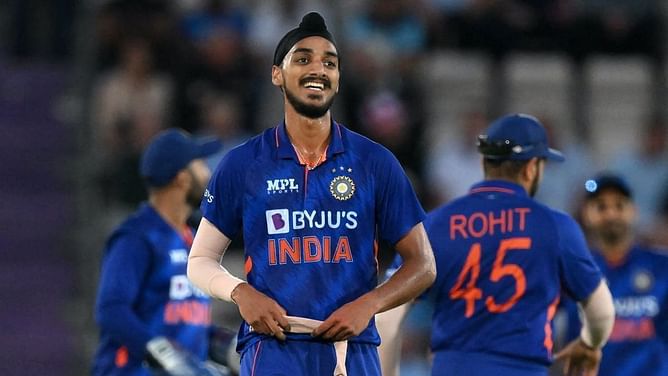 अर्शदीप सिंह भविष्य में टी20 के नंबर वन गेंदबाज होंगे, उन्हें वर्ल्ड कप टीम में शामिल किया जाए - पूर्व बल्लेबाज का बयान