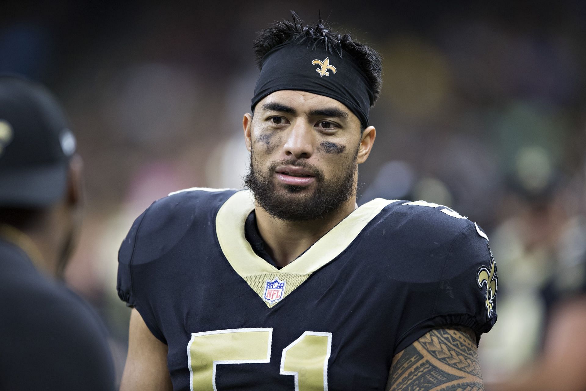 Ex-NFL star Manti Te&#039;o opens up on his girlfriend hoax in a new Netflix documentary.