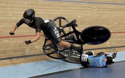 India's Meenakshi and New Zealand Bryony Botha in a crash. (PC: Twitter)