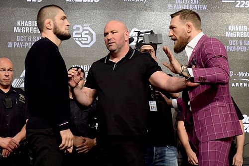 Khabib Nurmagomedov (L), Dana White (M), and Conor McGregor (R)