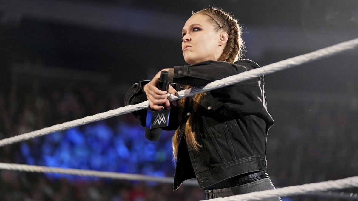 SmackDown superstar comments on Ronda Rousey mocking her pose at a WWE live event
