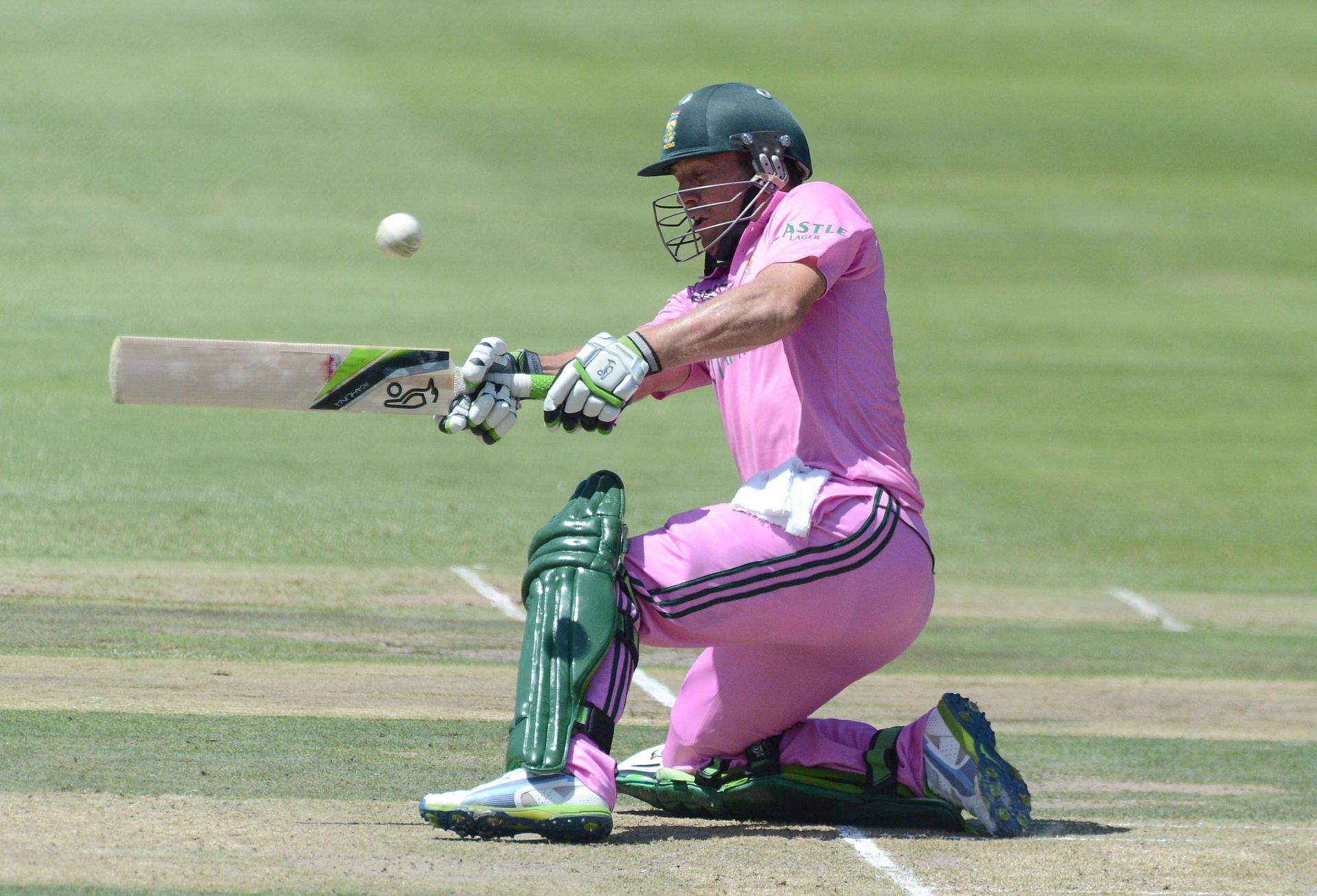 ABD plays a sweep during a match between South Africa and Pakistan. Pic: Getty Images