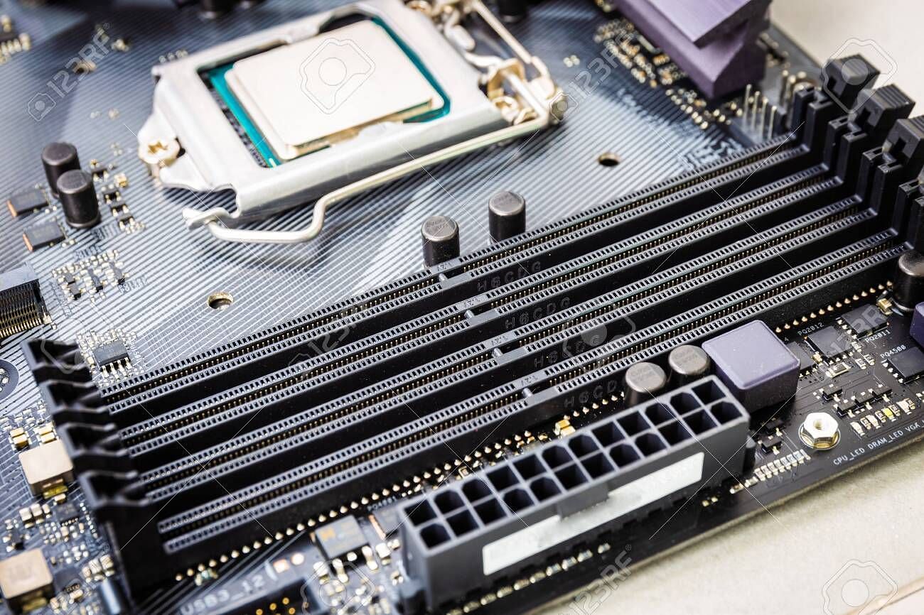 Memory slots on a motherboard (Image via 123RF)