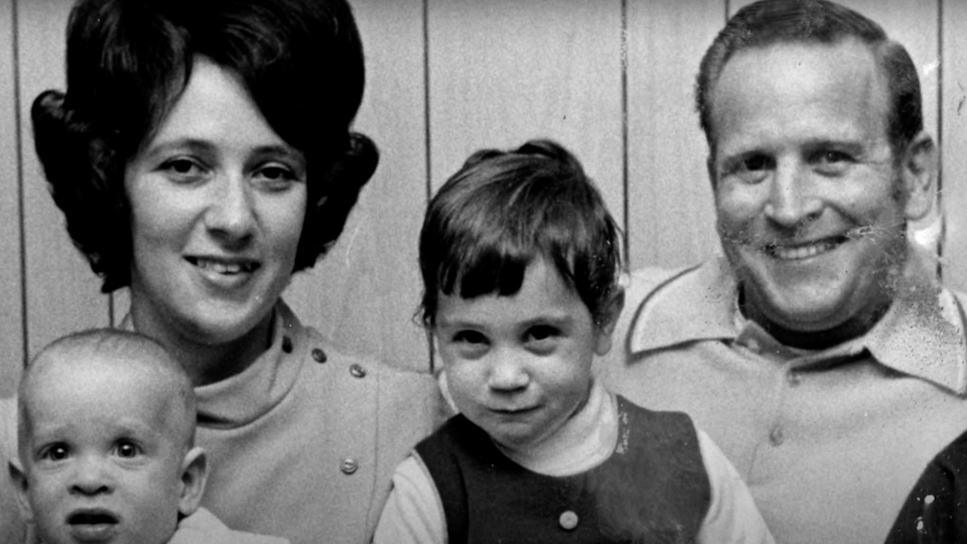 Edward Wayne Edwards pictured with his wife and children (Image via Paramount Network/YouTube)