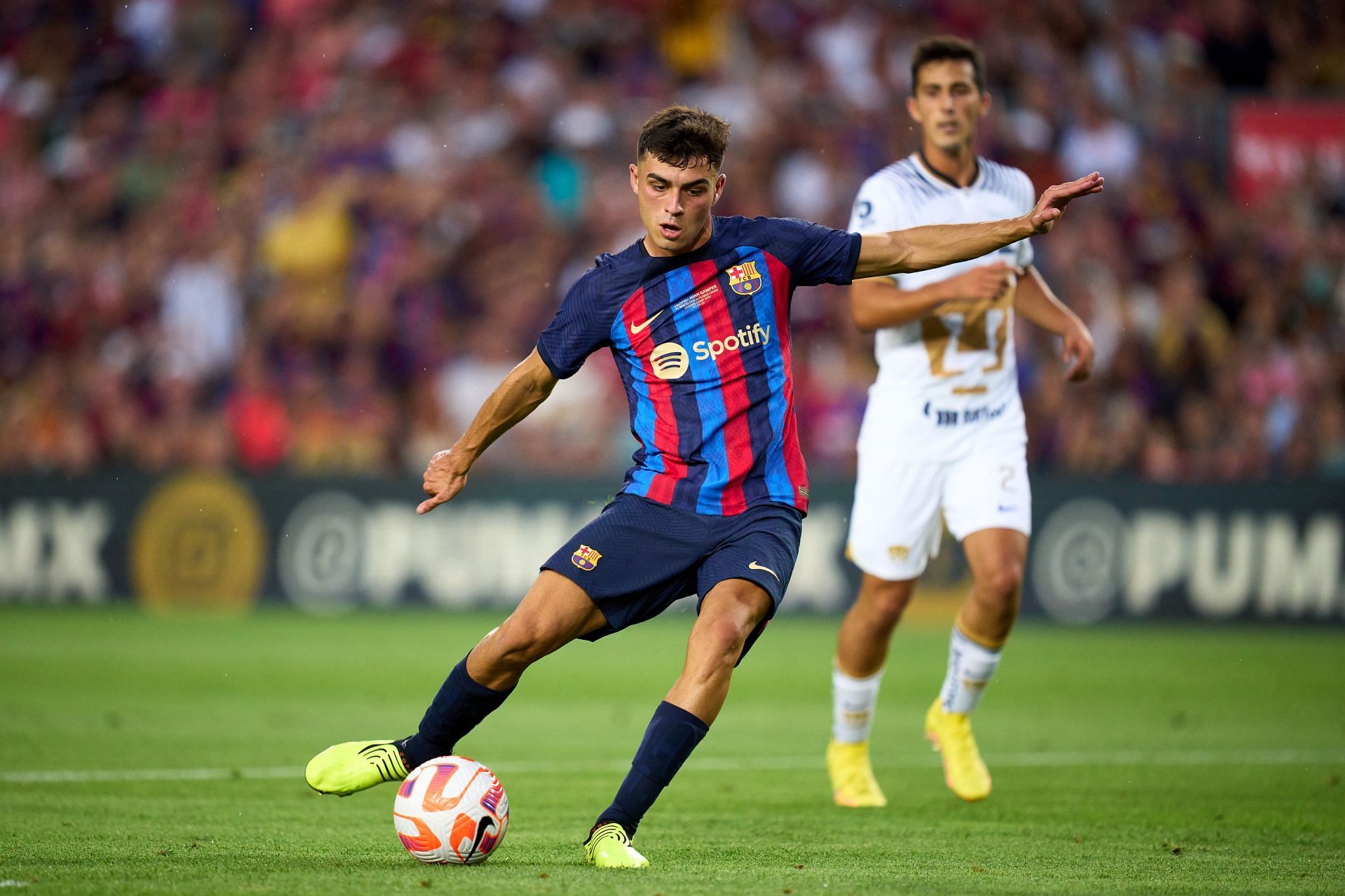 Pedri in action against Pumas UNAM - Joan Gamper Trophy