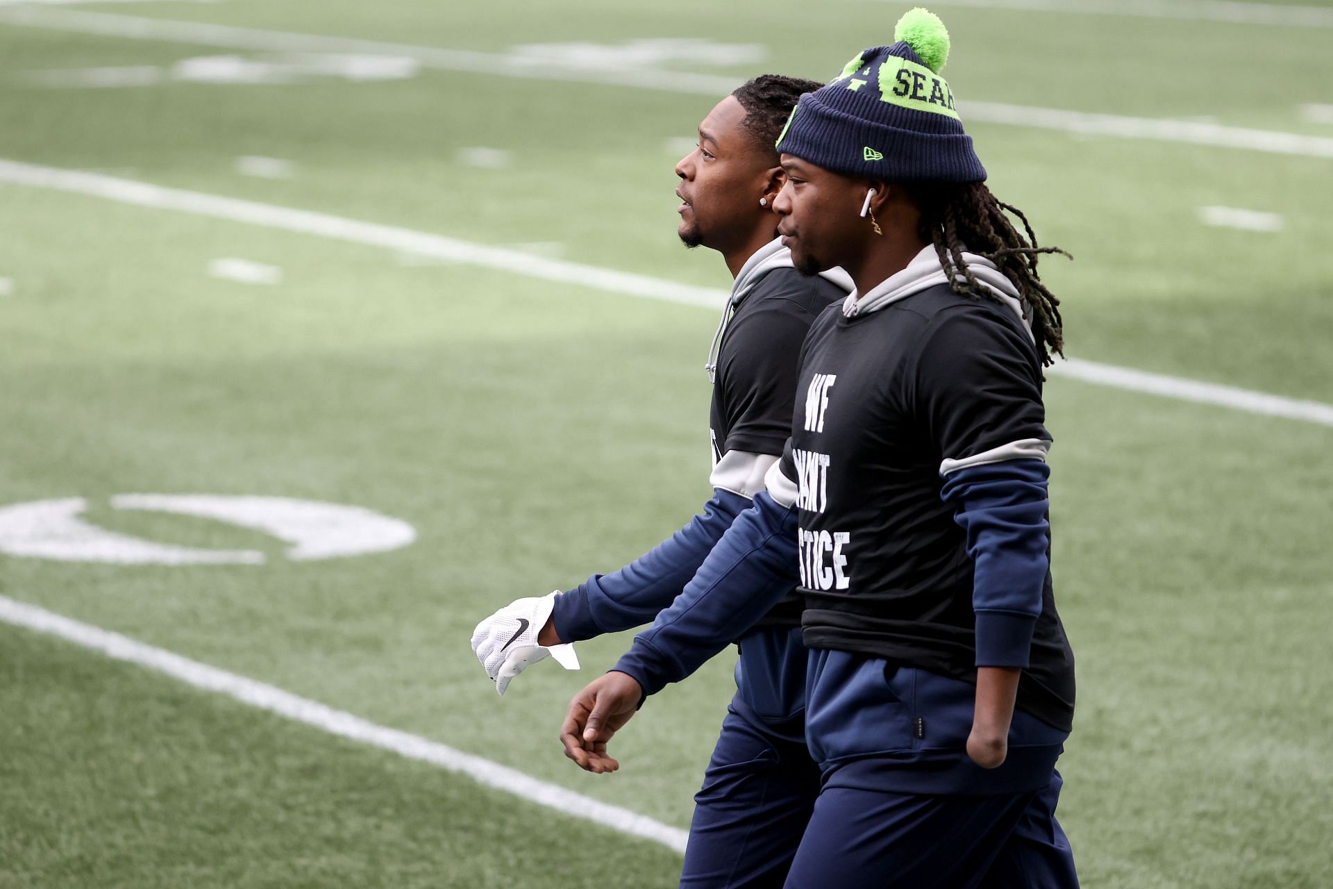 How did Shaquem Griffin lose his hand? Former NFL star's hand