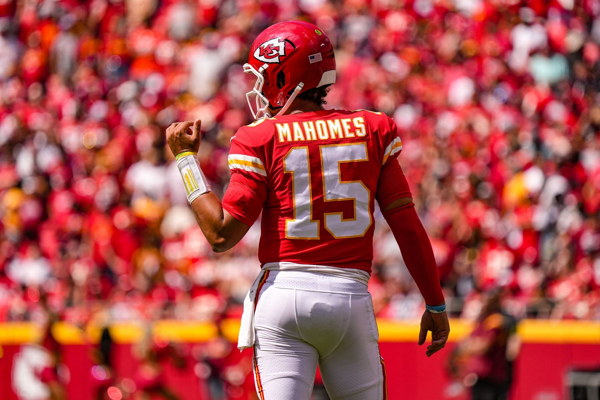 Mahomes leads Kansas City Chiefs to 5-0 start