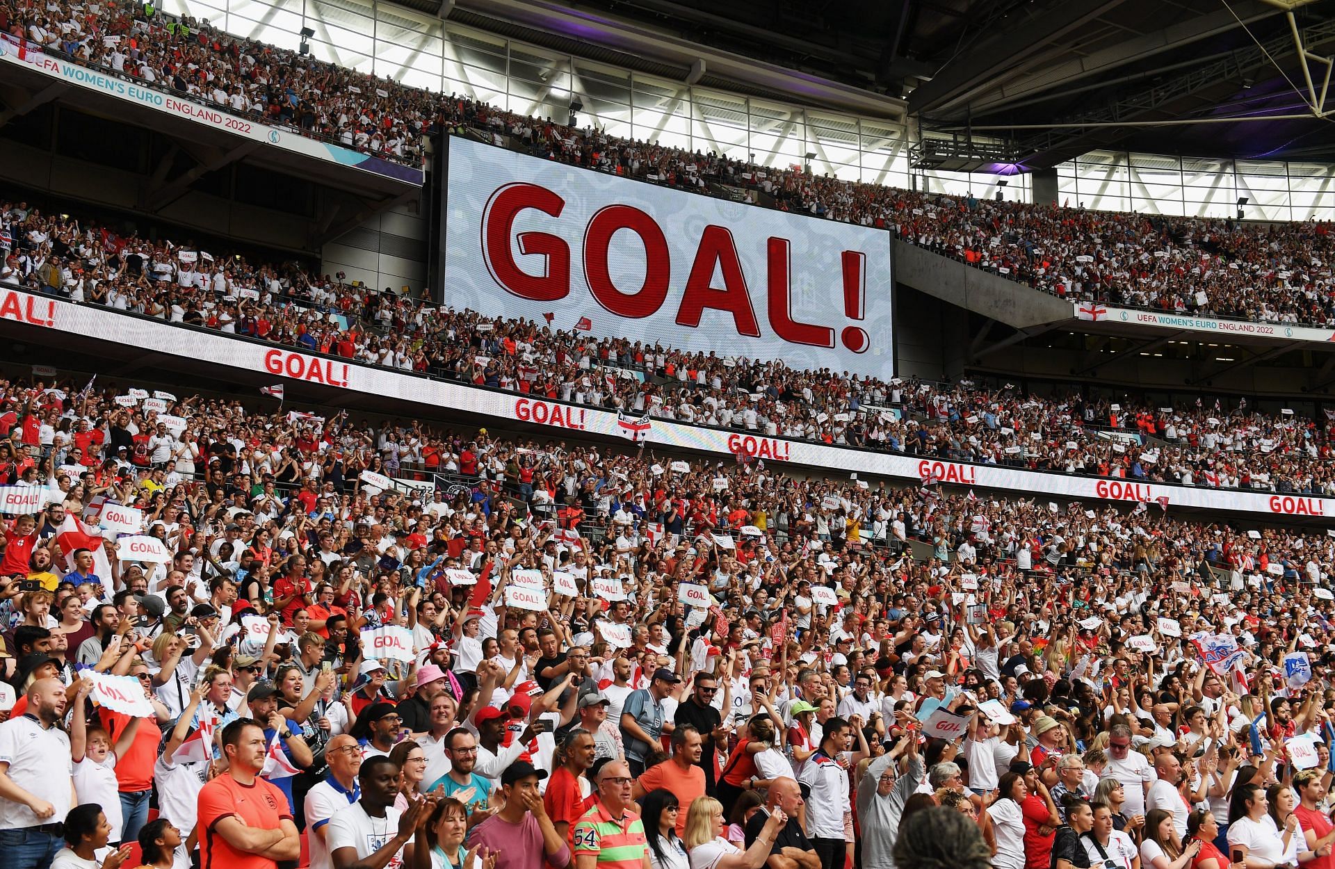 फाइनल देखने के लिए 87 हजार से ज्यादा दर्शक स्टेडियम में मौजूद थे जो एक नया रिकॉर्ड है