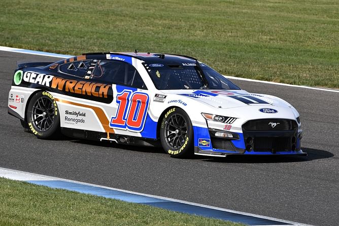 "Man, this was just a frustrating weekend" - Aric Almirola rues having 'killed our day' at Verizon 200 at Indianapolis Motor Speedway