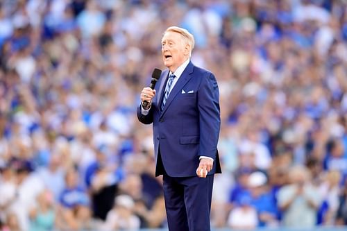 Vin Scully speaks to fans before Game Two of the 2017 World Series between the Houston Astros and the Los Angeles Dodgers.