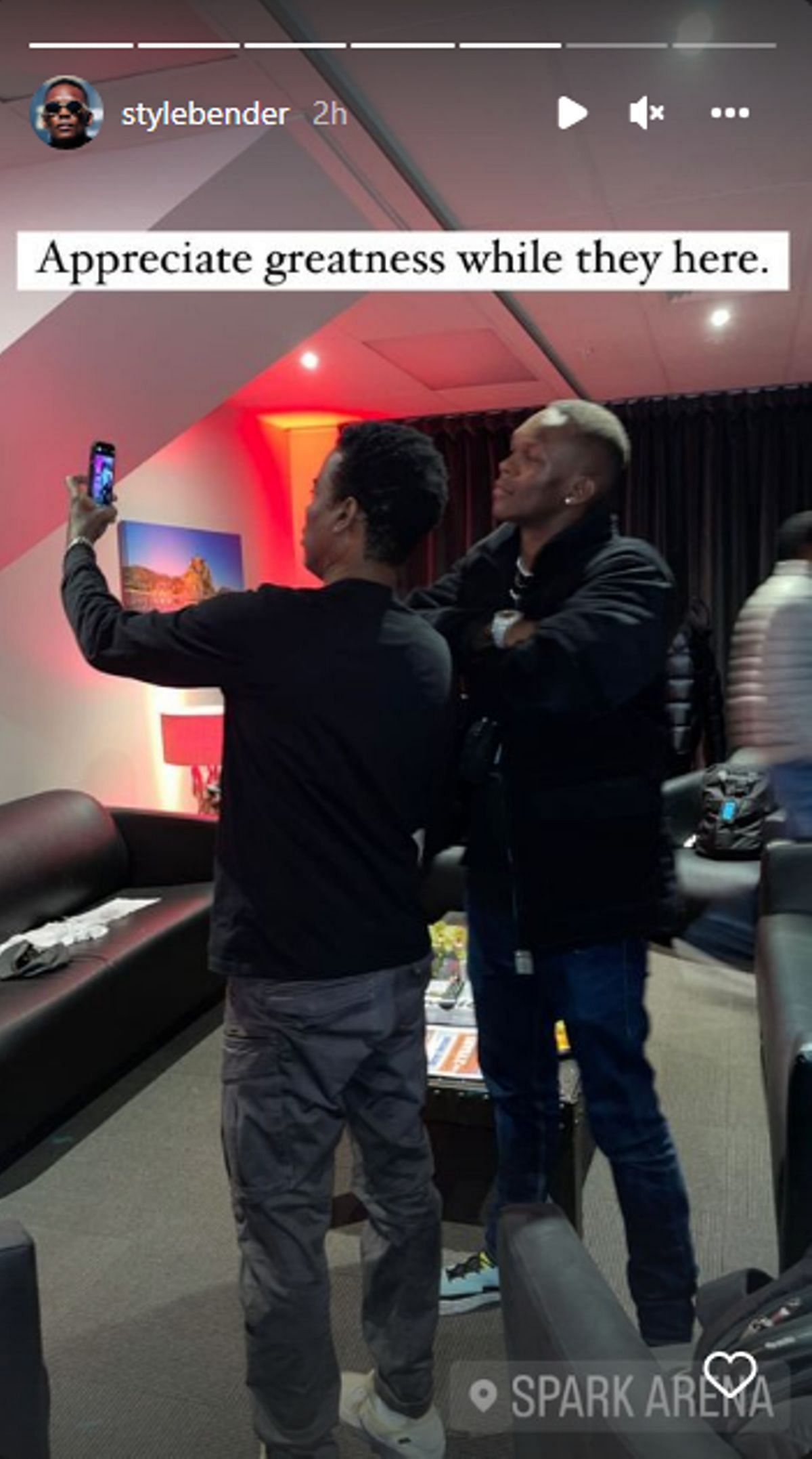 Israel Adesanya with Chris Rock in New Zealand