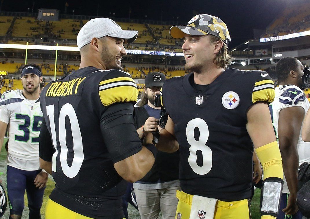 Pittsburgh Steelers quarterbacks Mitch Trubisky (left) and Kenny Pickett (right)