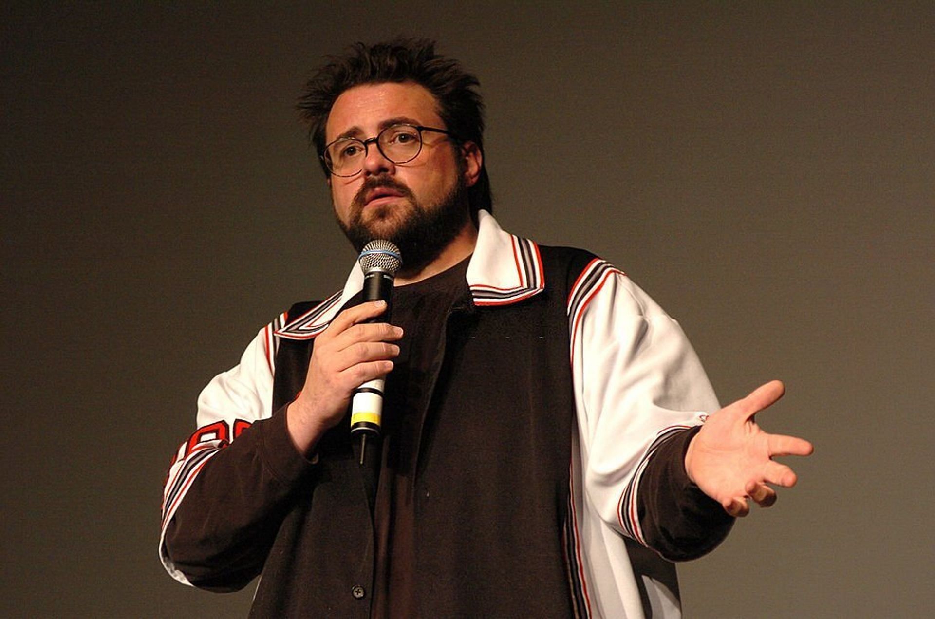 Kevin Smith has recently purchased a theater he used to visit during his childhood (Image via J. Kempin/Getty Images)