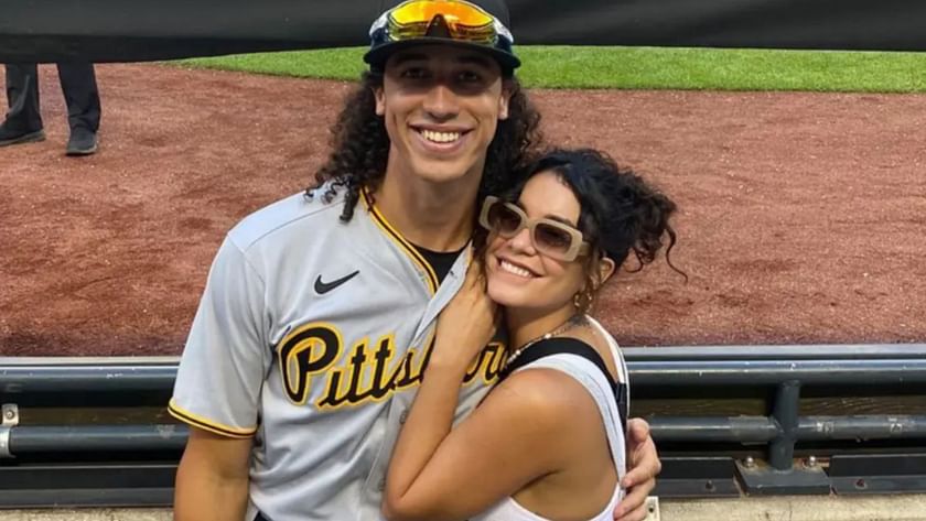 Yeah she did - Cole Tucker slides into Vanessa Hudgens Instagram post with  a playful comment