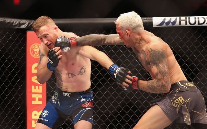 "Felt something I've never felt in a cage" - Justin Gaethje recalls getting hurt within first ten seconds by "brilliant" Charles Oliveira
