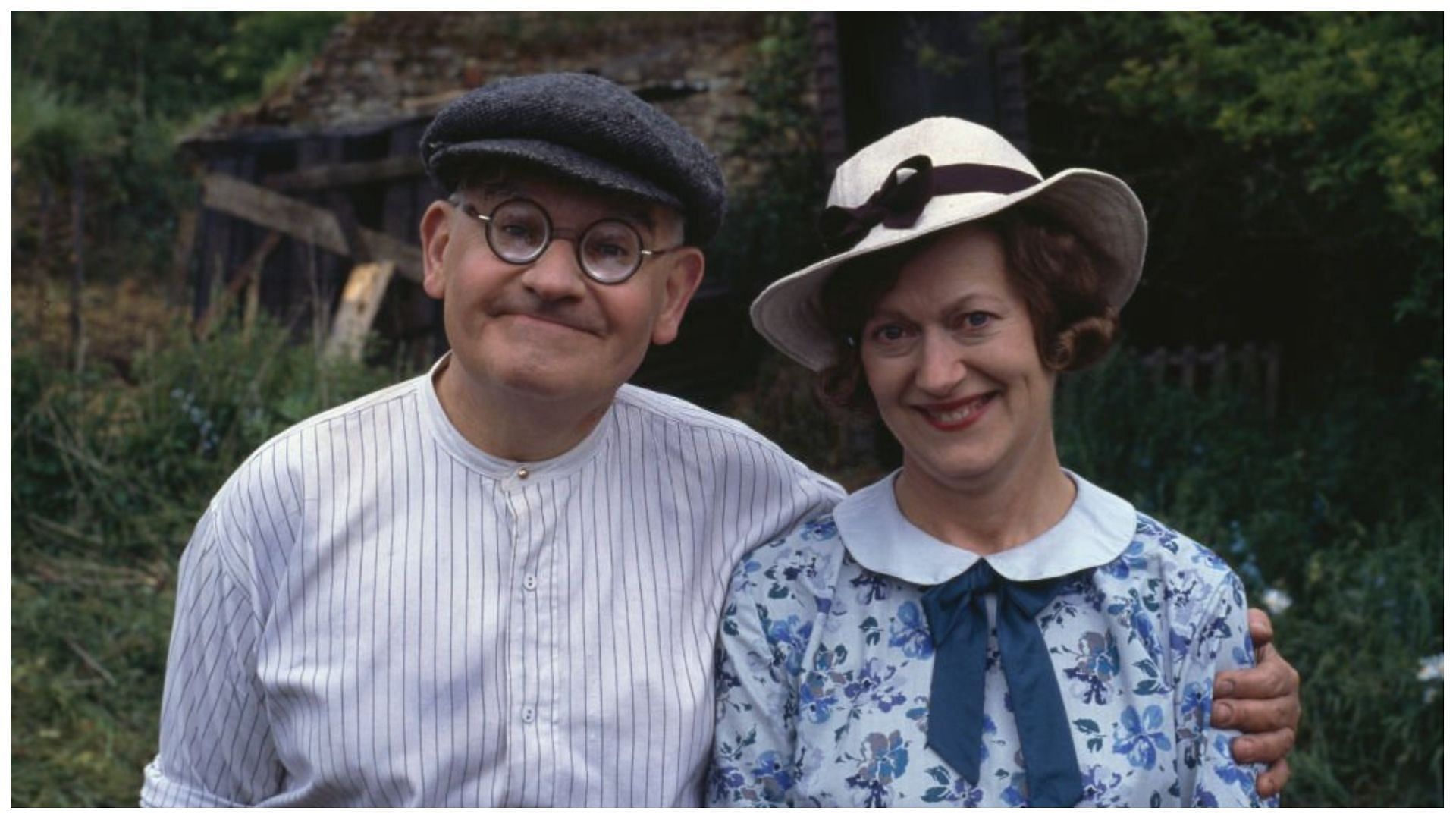 Ronnie Barker and Josephine Tewson pictured during filming for the BBC television sitcom Clarence (Image via Don Smith/Getty Images)