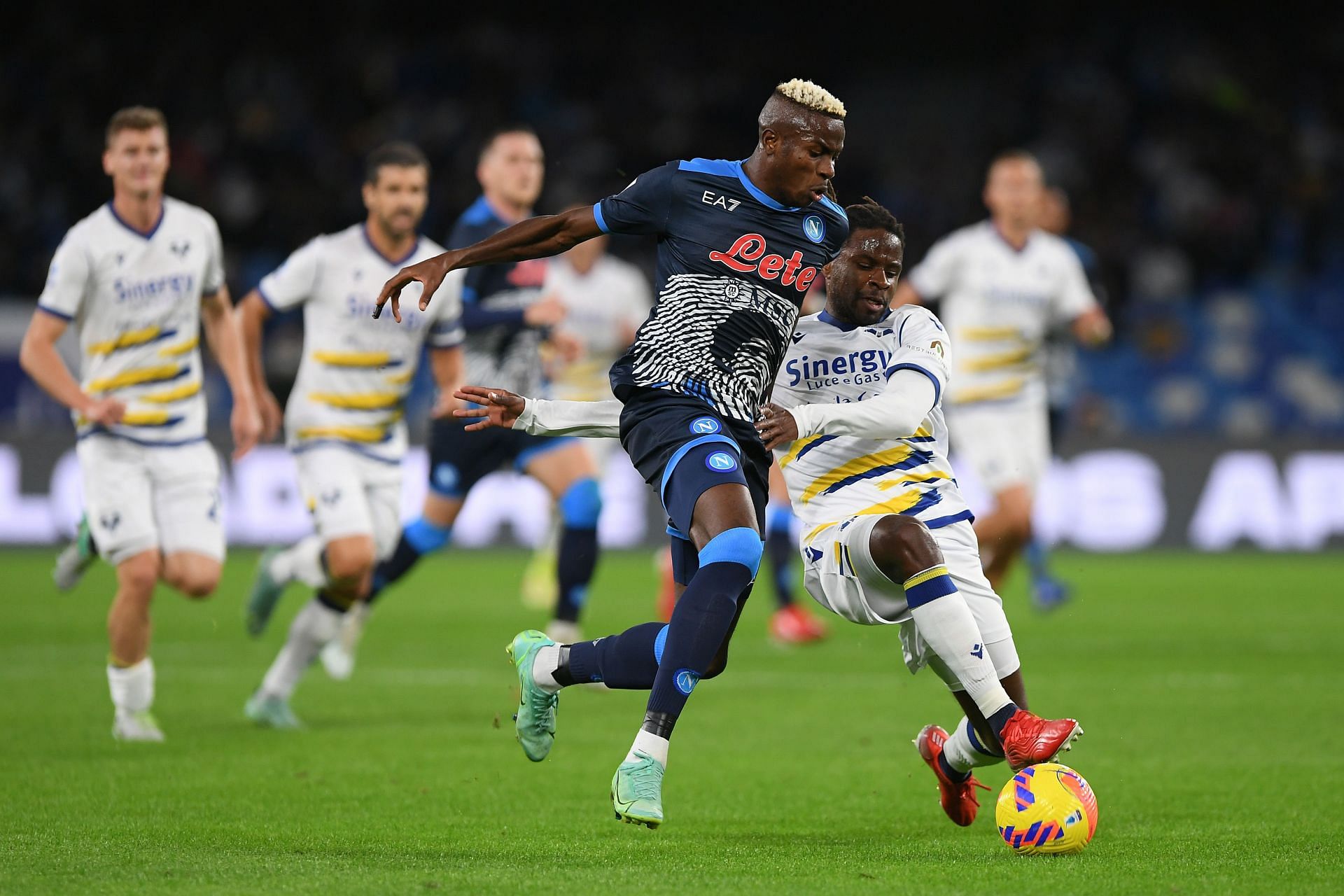 Napoli 0-0 Verona: Serie A leaders fail to win for third time in four  matches - BBC Sport