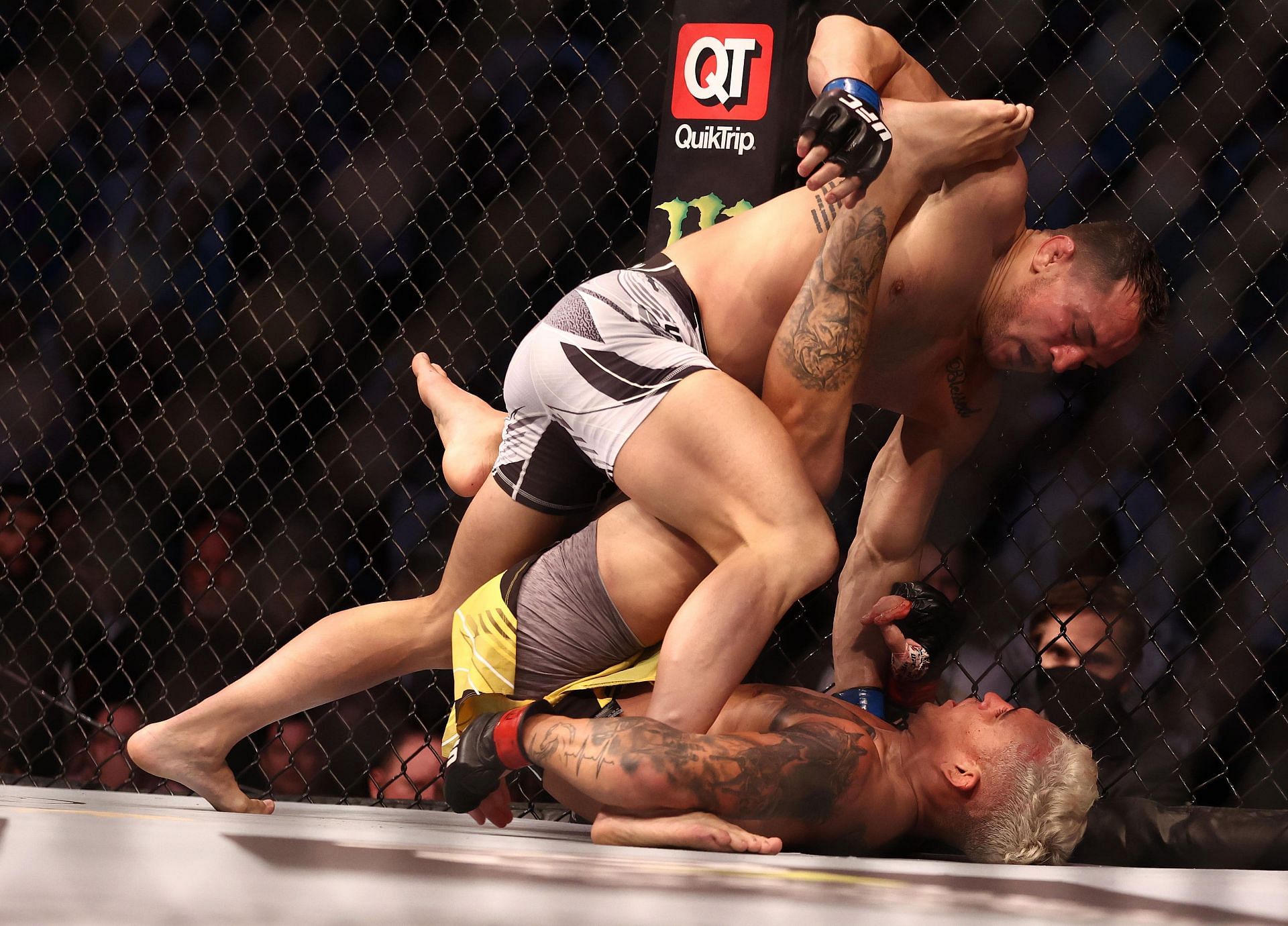 Charles Oliveira survived a horrendous knockdown to beat Michael Chandler in their 2021 bout