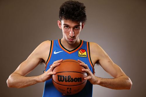 OKC Thunder forward Chet Holmgren gets clicked for his 2022 NBA Rookie Portrait.